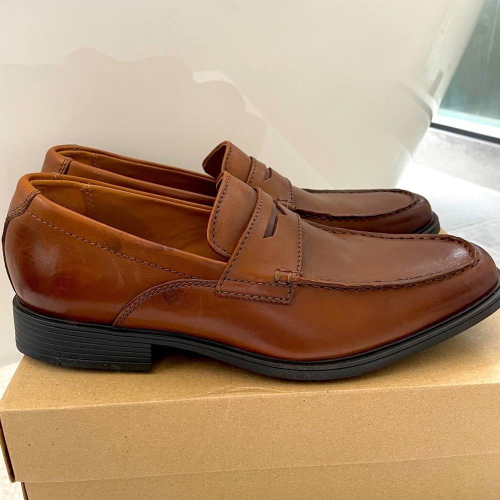 New Men's Clarks Tilden Way Penny Loafer, Tan Full Grain Leather